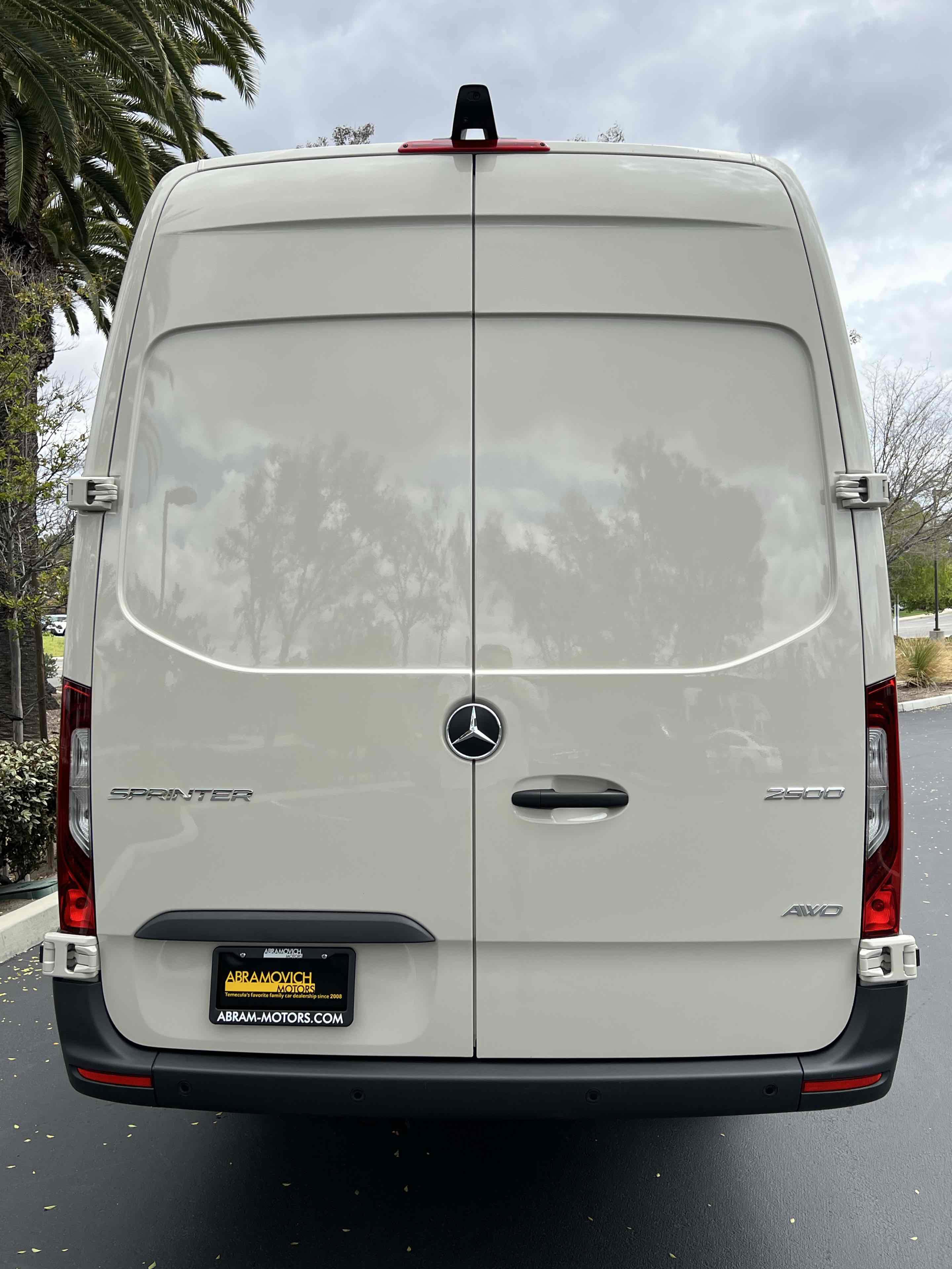 Used 2025 Mercedes-Benz Sprinter 2500 image 47