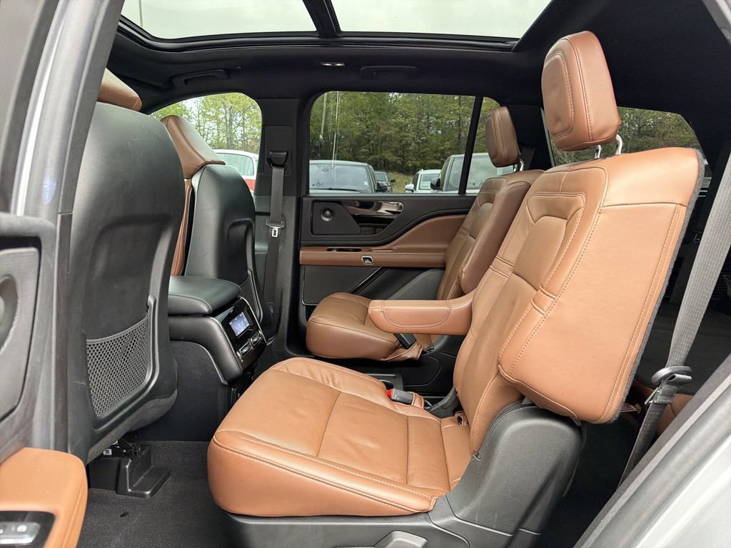 Used 2022 Lincoln Aviator Reserve w/ Elements Package Plus AWD/4WD image 13