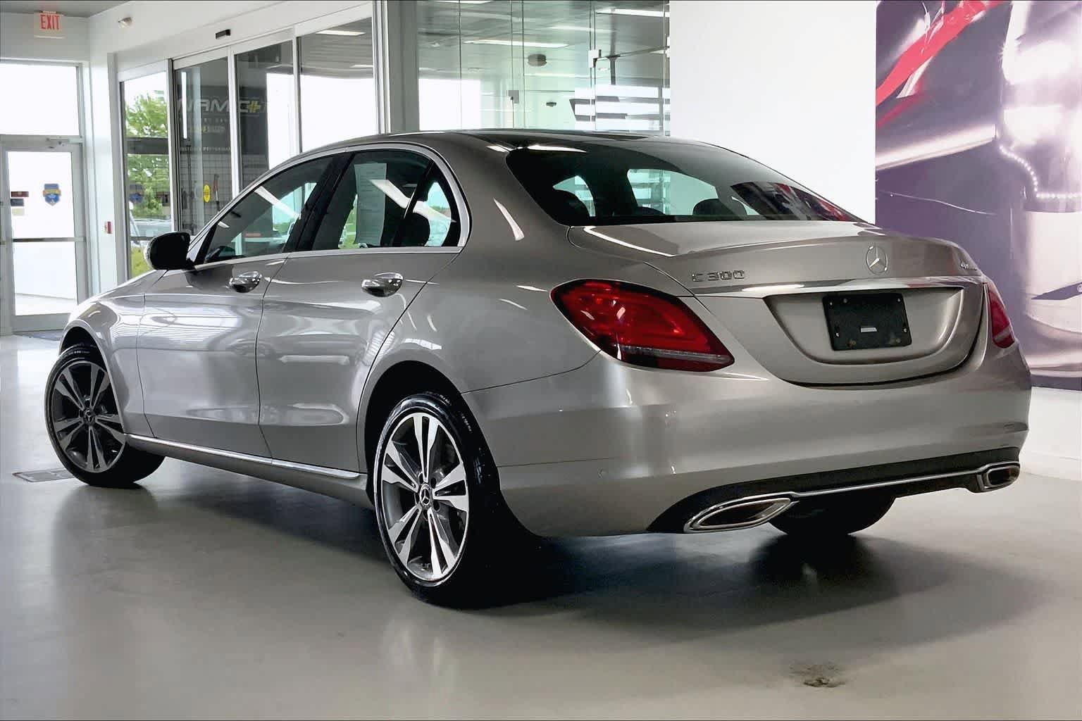 Used 2019 Mercedes-Benz C 300 4MATIC Sedan image 4