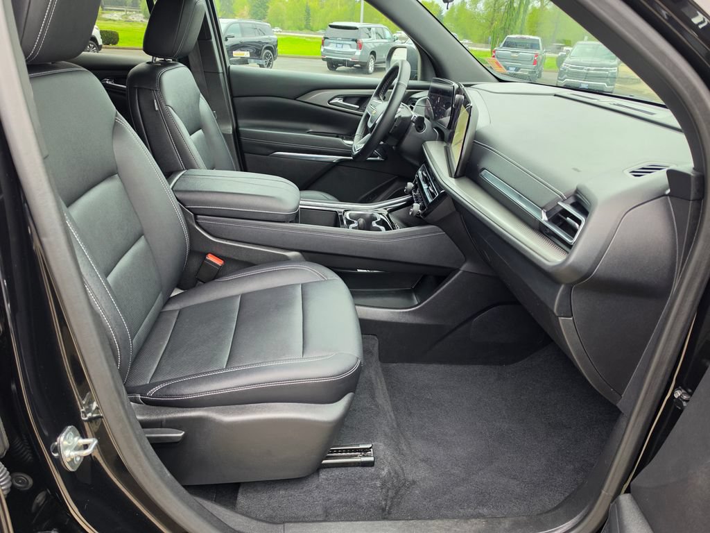 Used 2025 Chevrolet Traverse LT AWD/4WD image 30