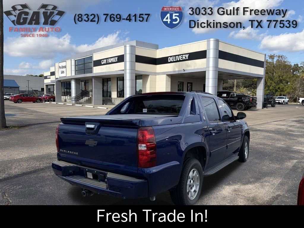 Used 2013 Chevrolet Avalanche LS image 9
