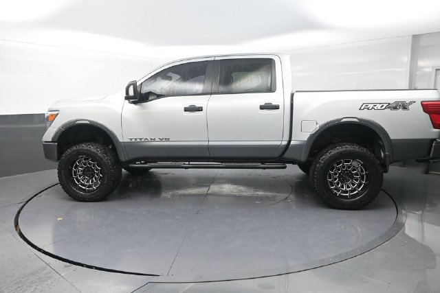 Used 2018 Nissan Titan PRO-4X w/ Pro-4x Convenience Package AWD/4WD image 4