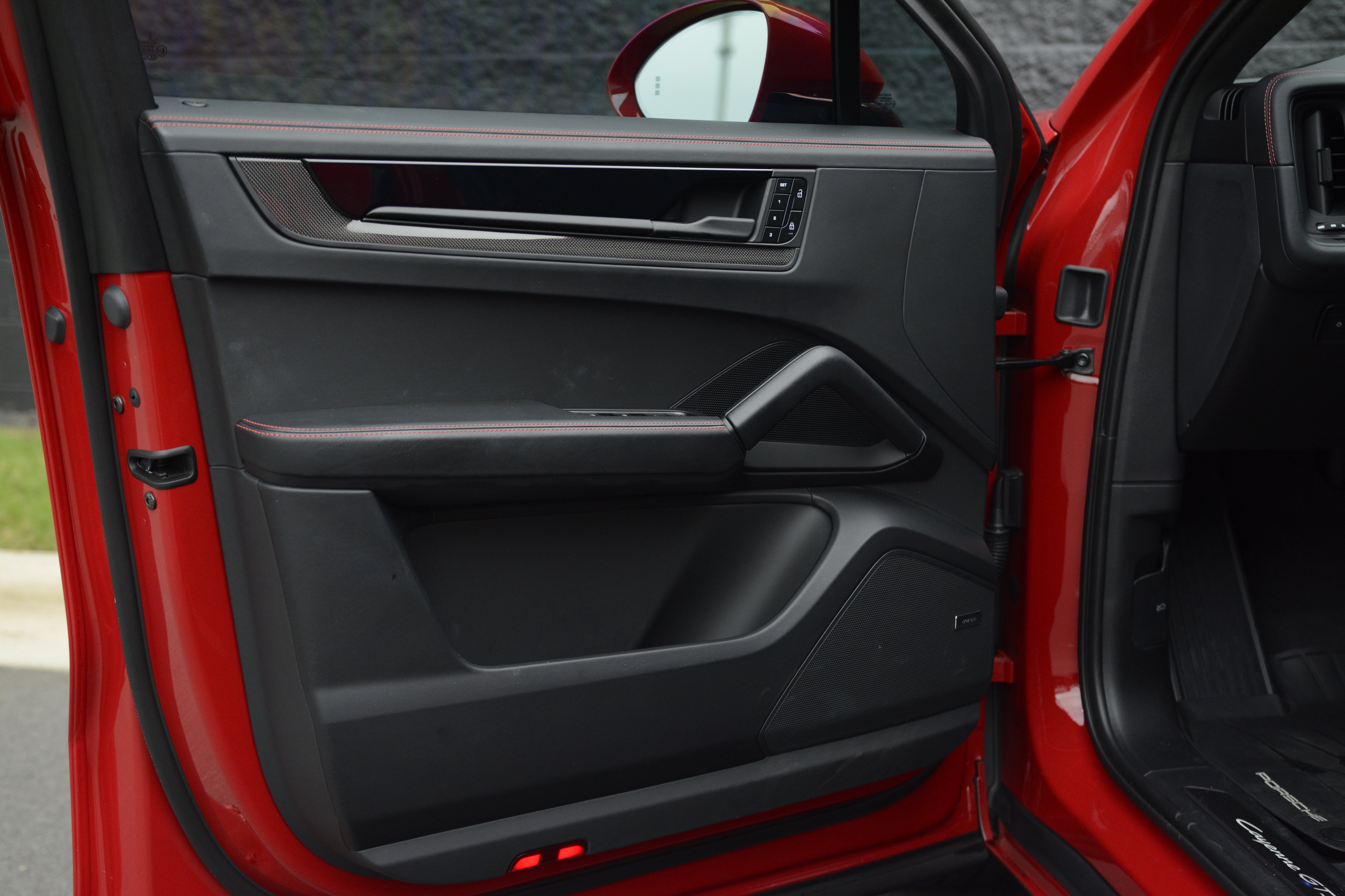 Certified 2025 Porsche Cayenne GTS AWD/4WD image 13