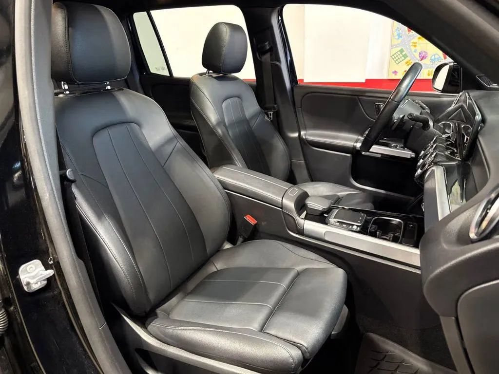 Used 2023 Mercedes-Benz EQB 350 4MATIC SUV w/ Pinnacle Package image 16