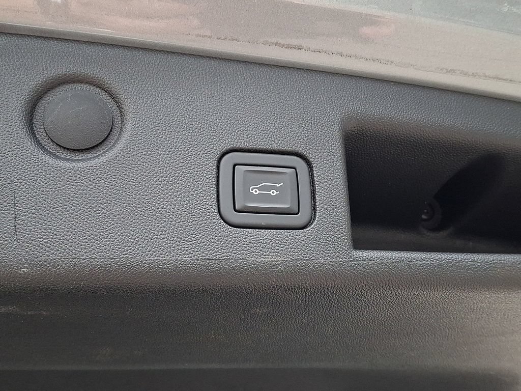 Used 2023 Chevrolet Equinox RS AWD/4WD image 28