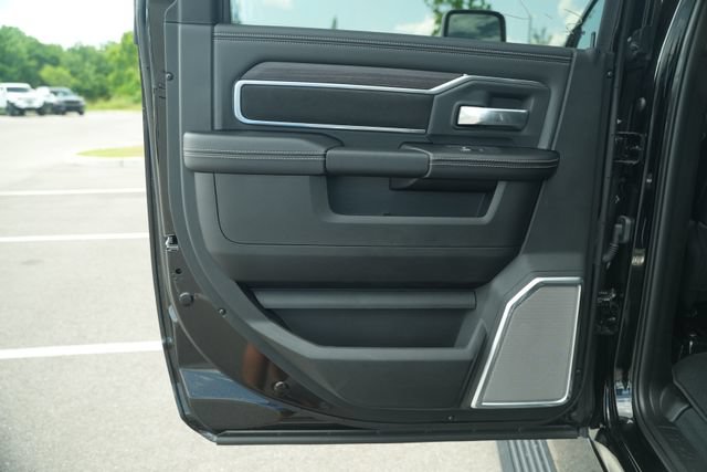 New 2026 RAM 2500 Laramie AWD/4WD image 14