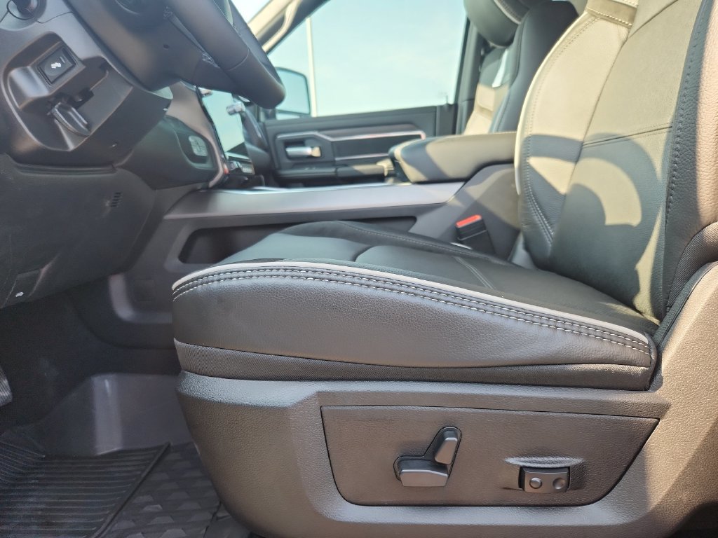 New 2026 RAM 3500 Laramie AWD/4WD image 11