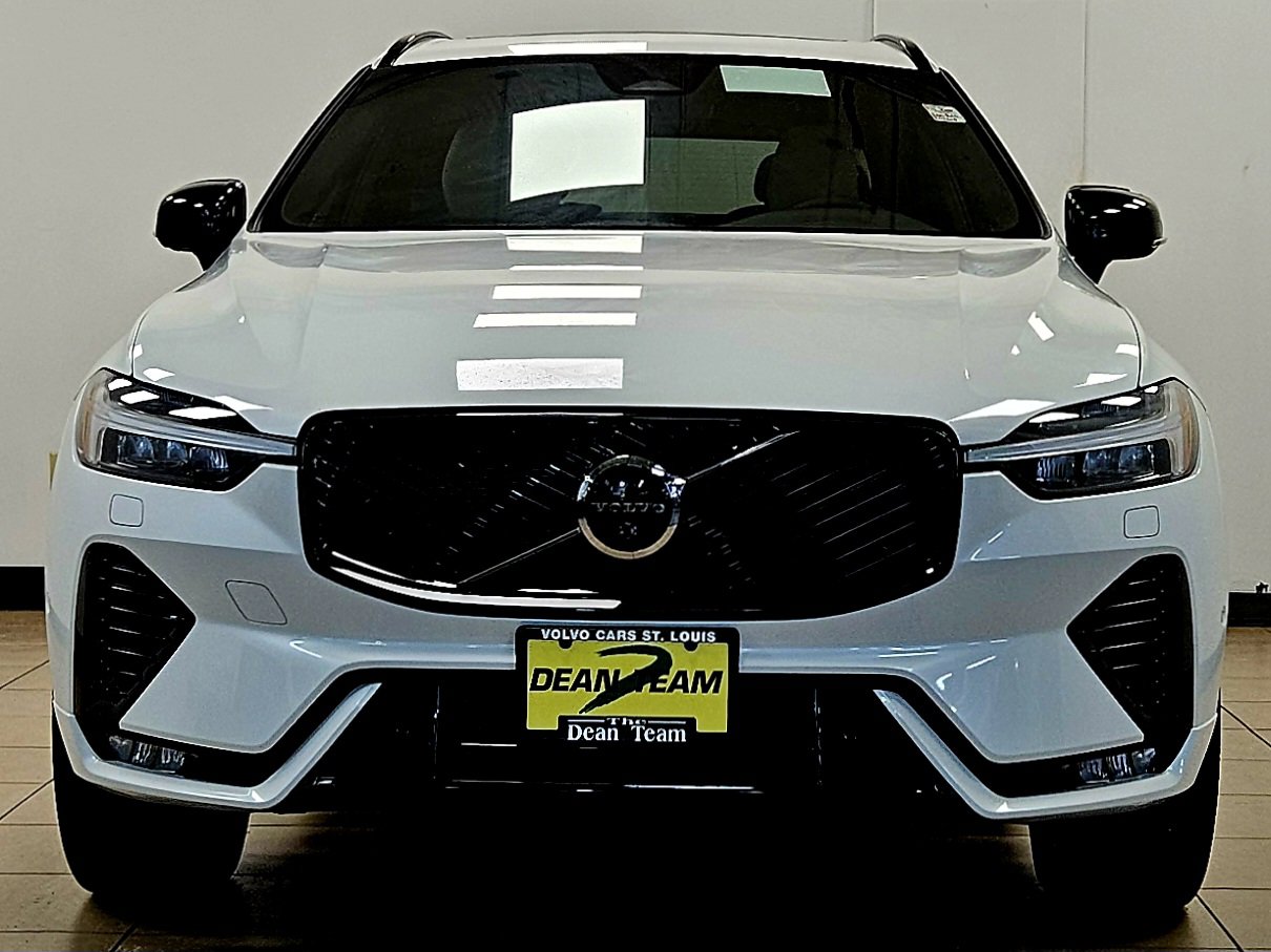 New 2026 Volvo XC60 B5 Plus w/ Climate Package image 7