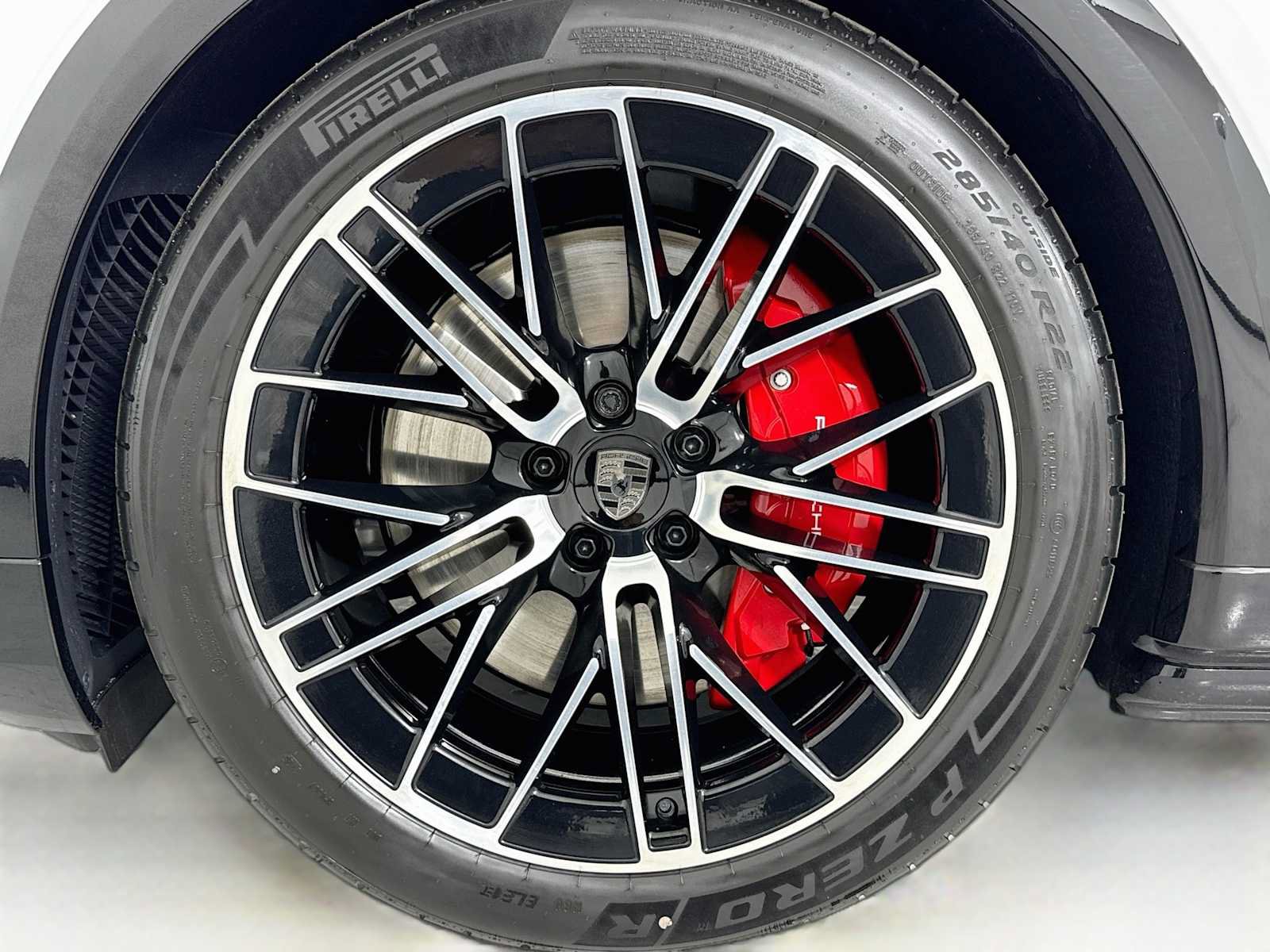 New 2026 Porsche Cayenne Turbo Electric AWD/4WD image 32