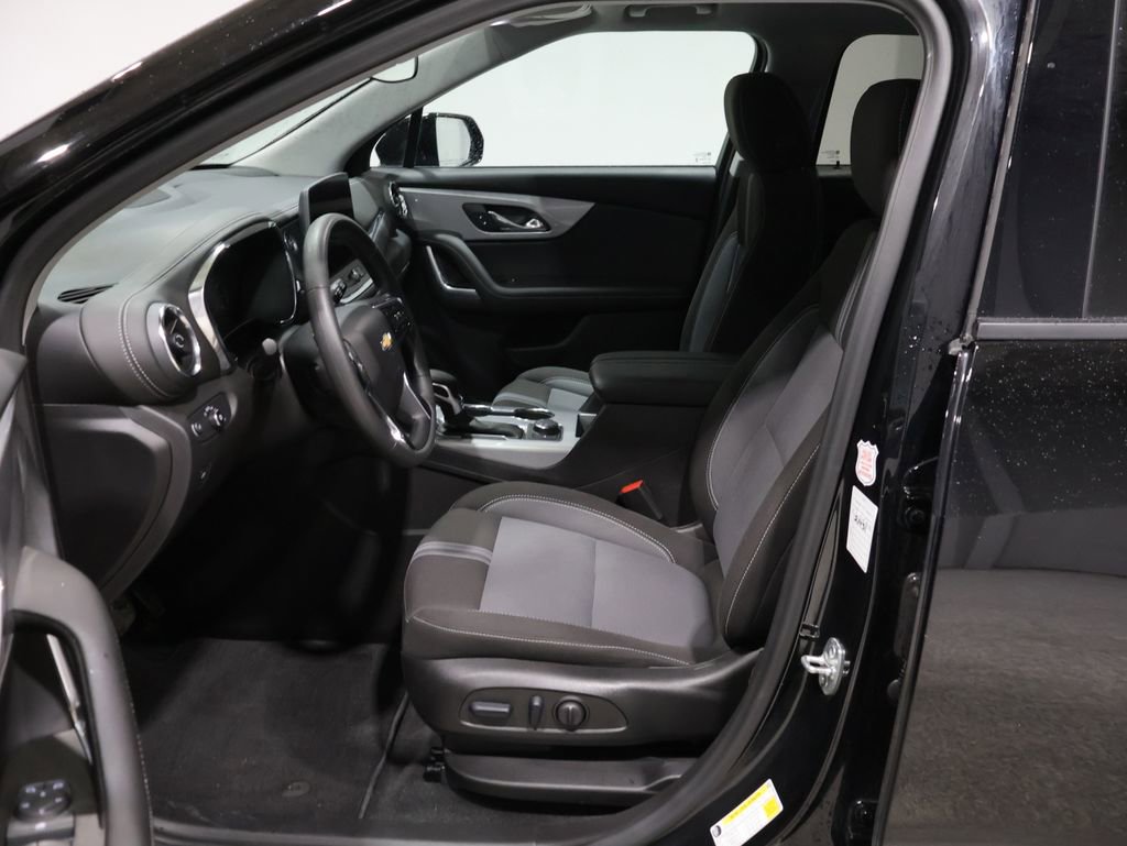 Used 2025 Chevrolet Blazer LT image 10