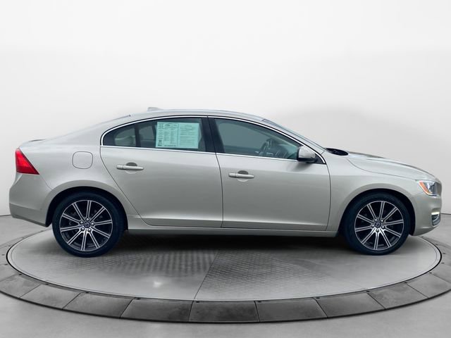 Used 2018 Volvo S60 T5 Inscription image 6