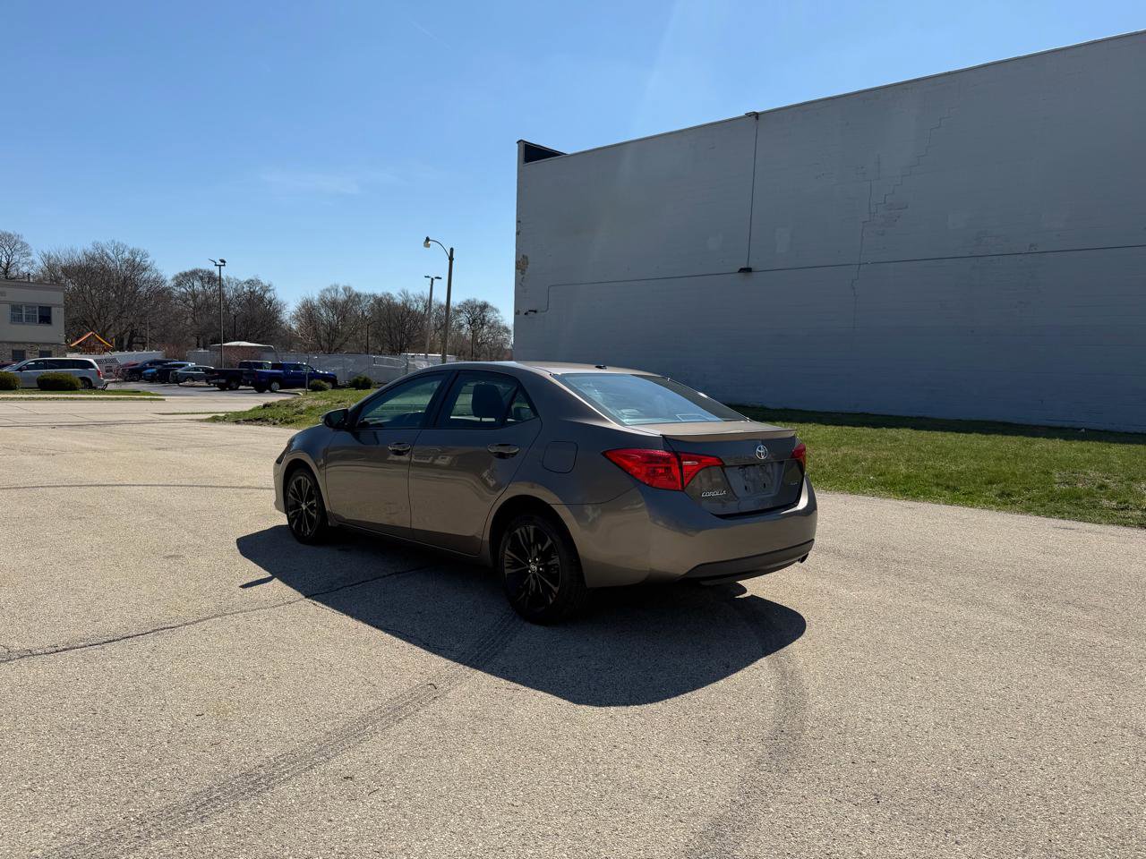 Used 2017 Toyota Corolla XSE w/ Carpet Mat Package (TMS) FWD image 5