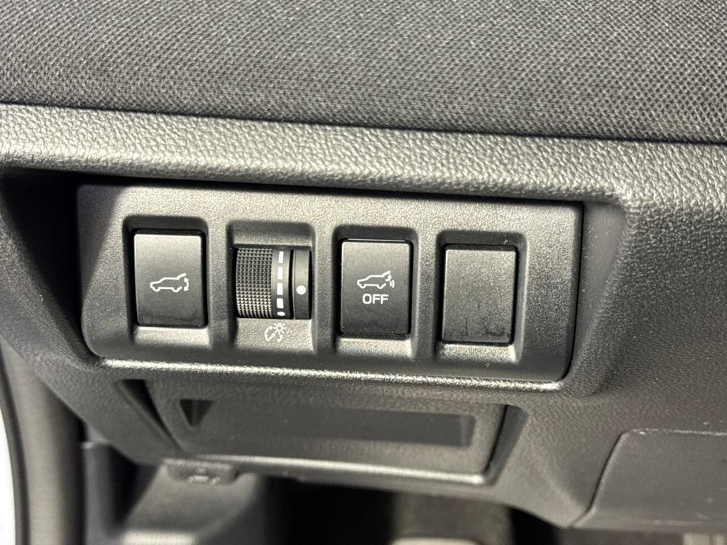 Used 2025 Subaru Outback Premium AWD/4WD image 21