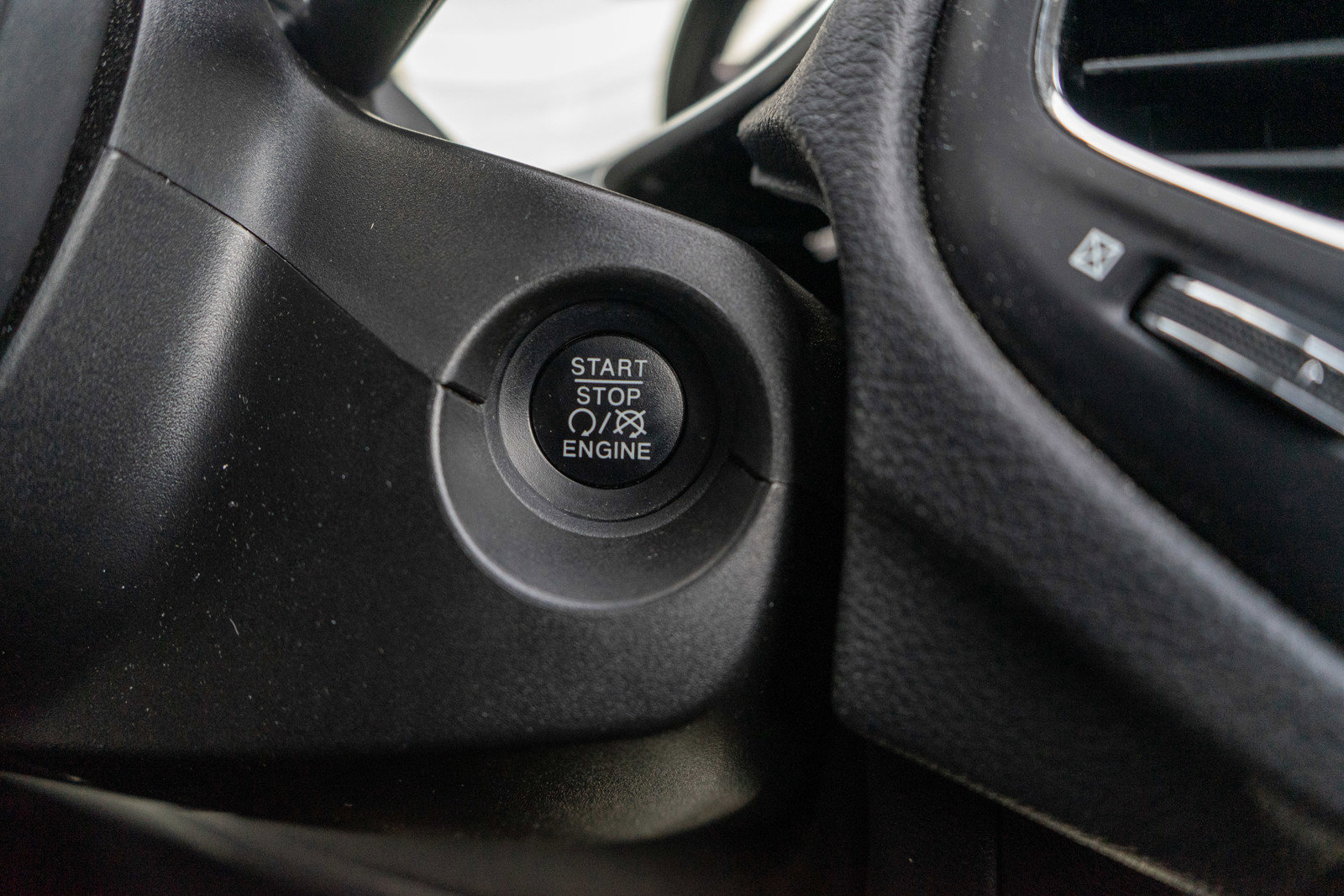 Used 2019 Jeep Compass Latitude w/ Popular Equipment Group image 21