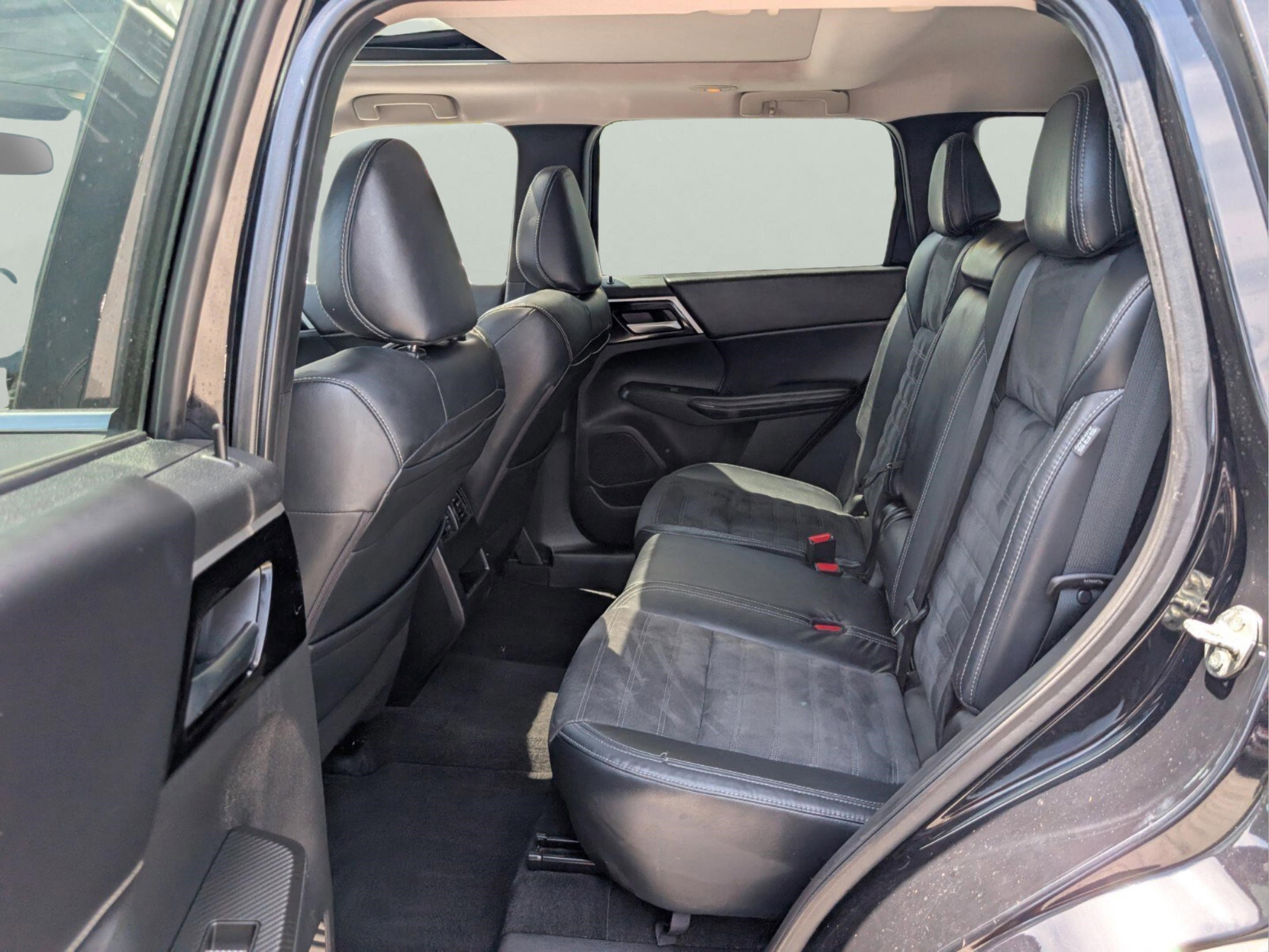 Used 2022 Mitsubishi Outlander SE AWD/4WD image 31