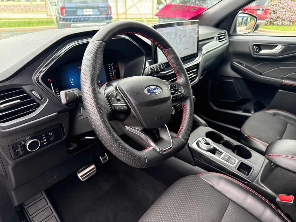 Used 2023 Ford Escape ST-Line w/ Tech Pack #1 AWD/4WD image 14