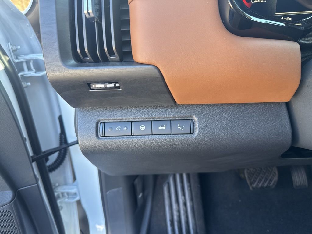 New 2026 Nissan Pathfinder Platinum image 28