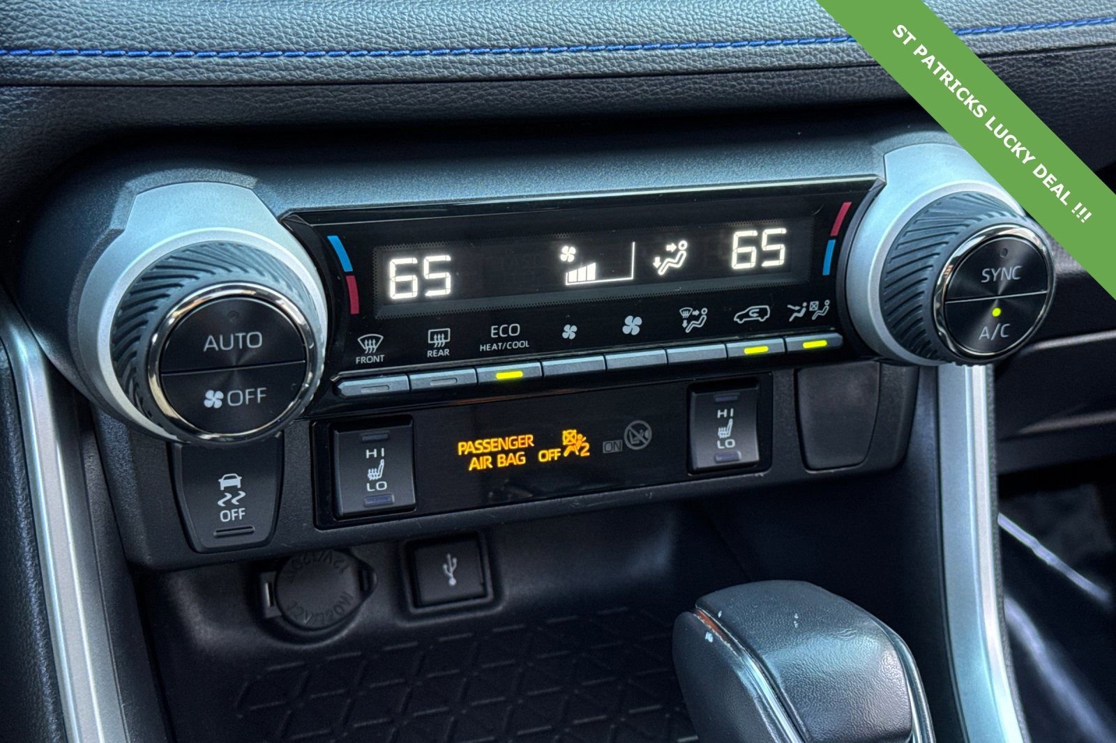 Used 2022 Toyota RAV4 SE w/ Convenience Package image 18