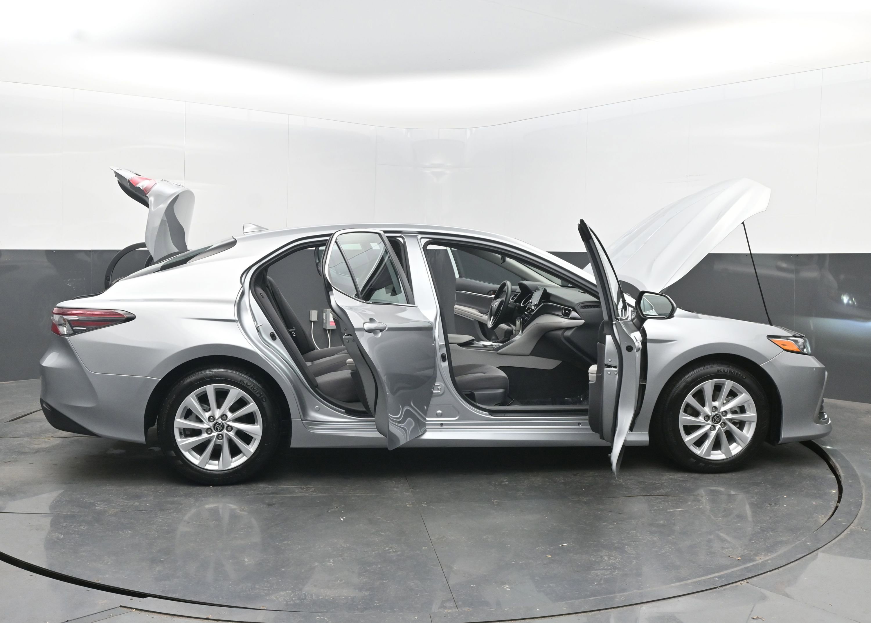 Used 2024 Toyota Camry LE image 47