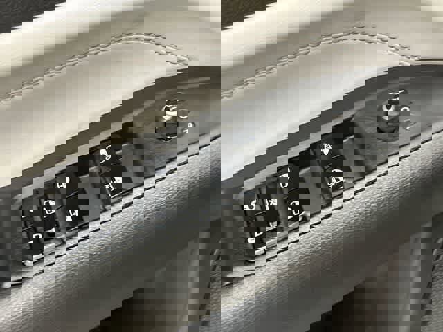 Used 2025 Jeep Compass Limited image 20