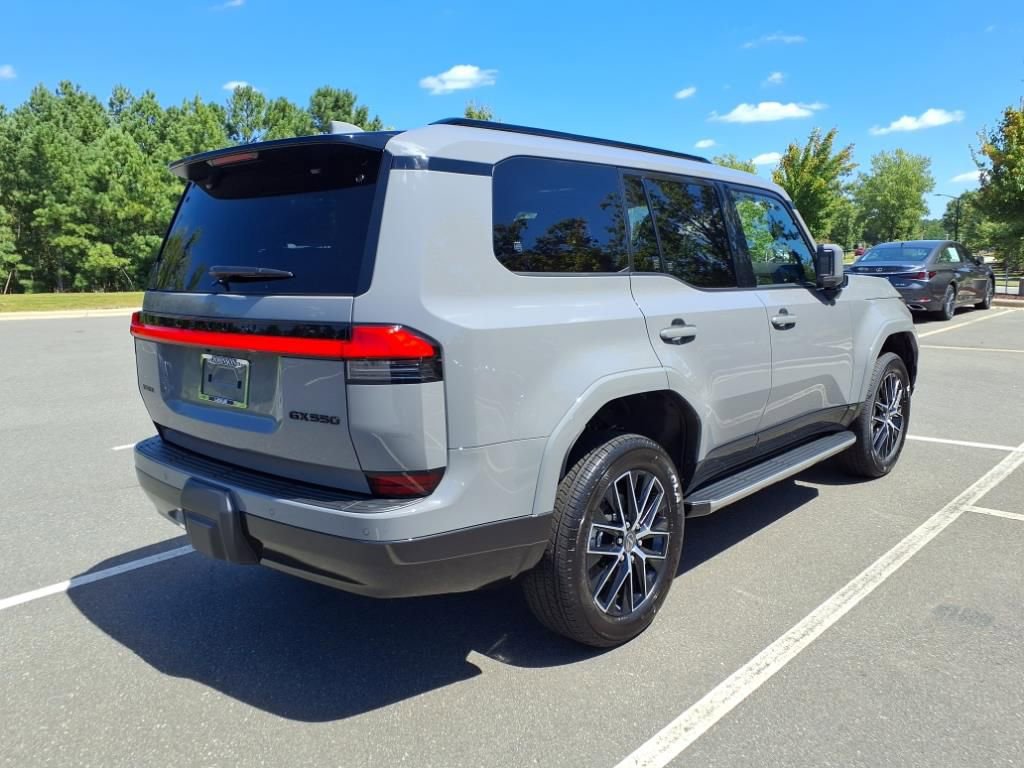 New 2025 Lexus GX 550 image 3