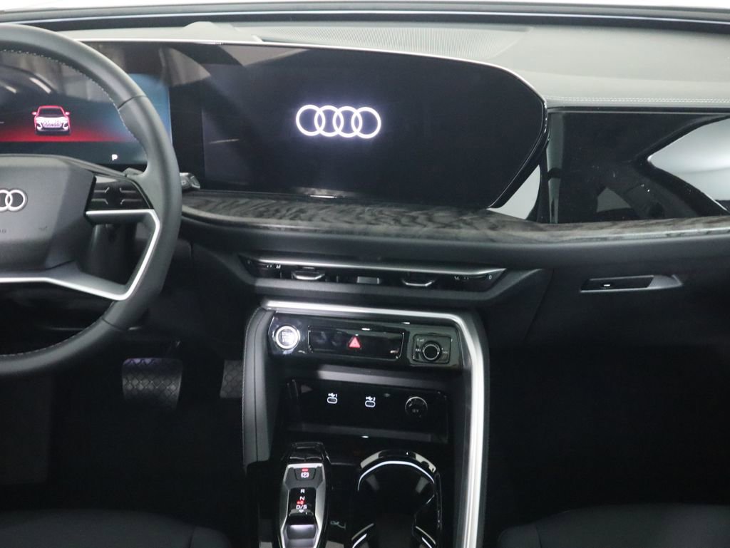 Used 2025 Audi Q5 Premium w/ Convenience Package image 16