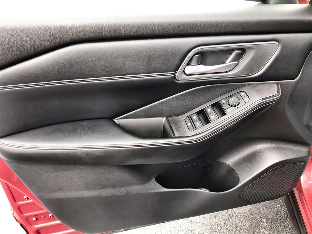 Certified 2025 Nissan Rogue SV w/ SV Premium Package image 13