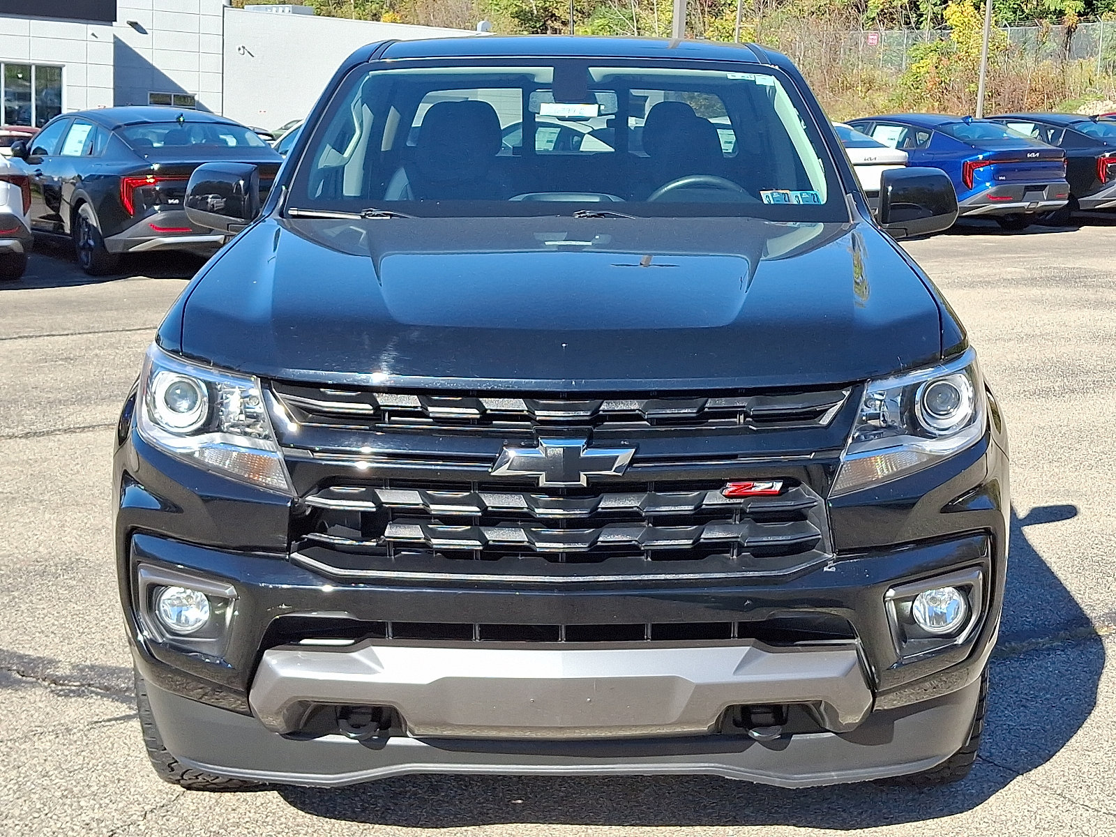 Used 2022 Chevrolet Colorado Z71 w/ Z71 Midnight Edition AWD/4WD image 2