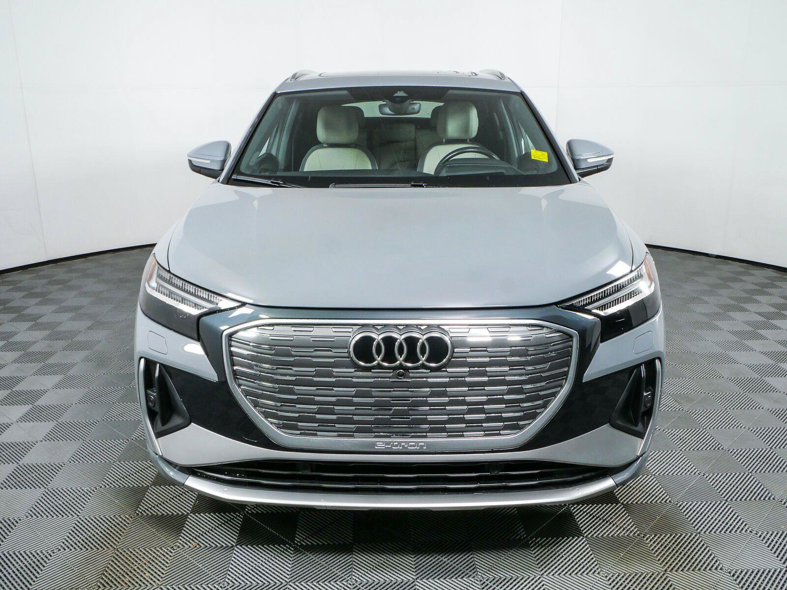 Used 2023 Audi Q4 e-tron Prestige AWD/4WD image 27