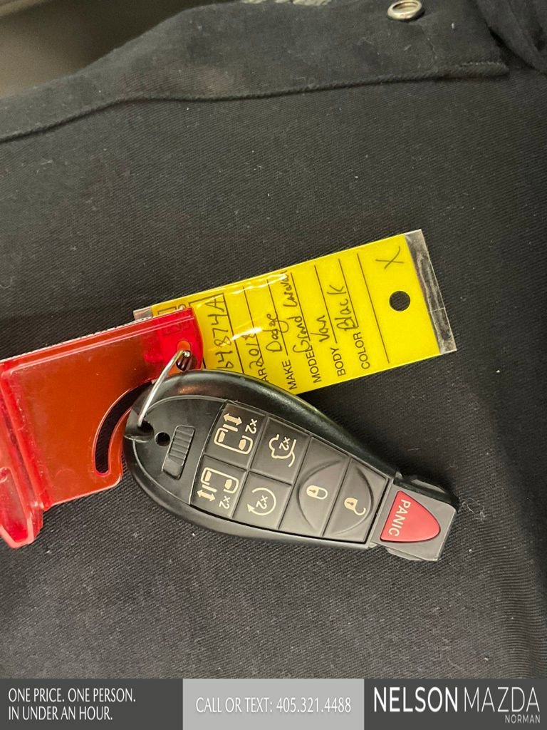 Used 2018 Dodge Grand Caravan SXT image 47