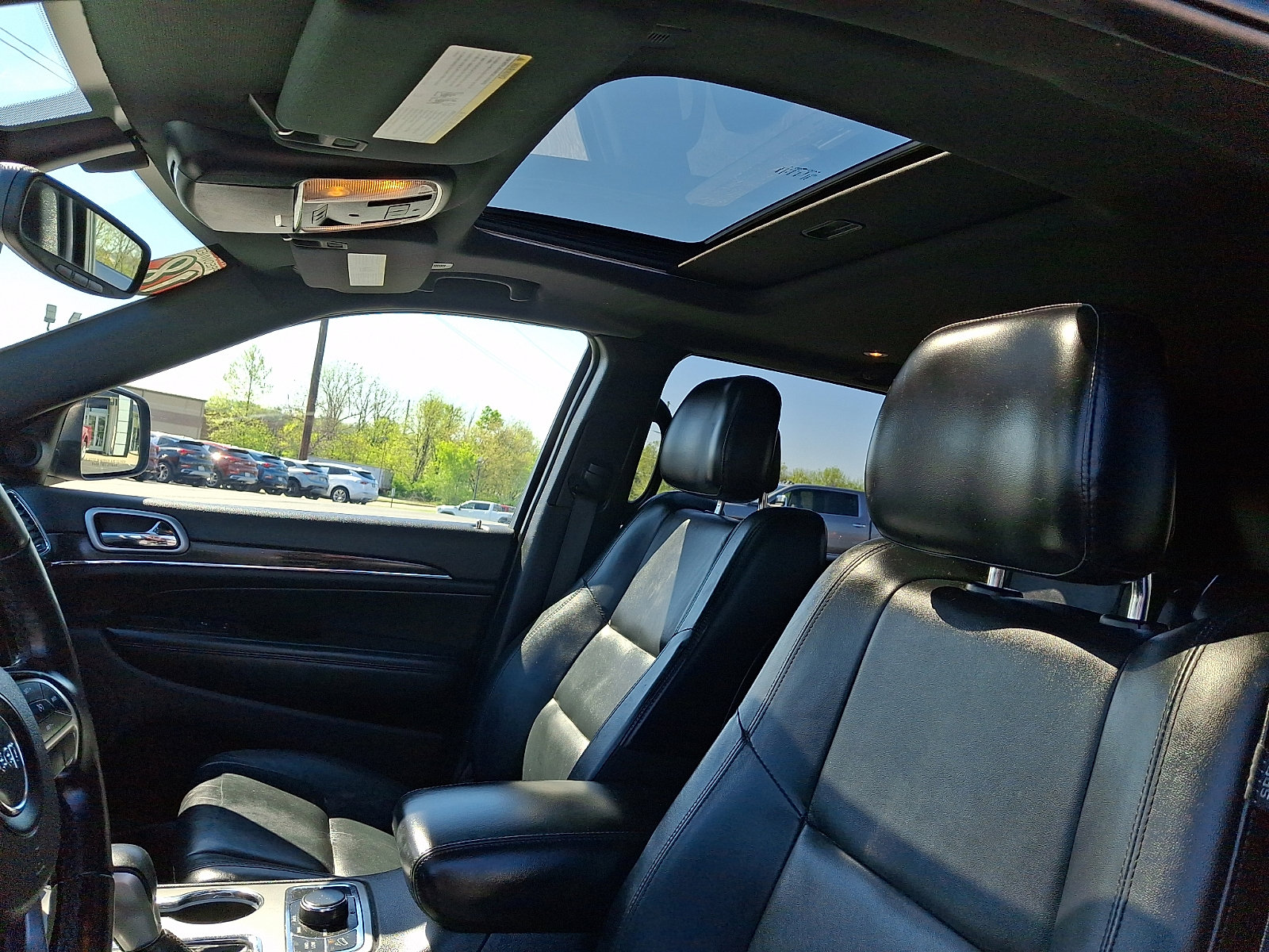 Used 2018 Jeep Grand Cherokee Limited AWD/4WD image 16