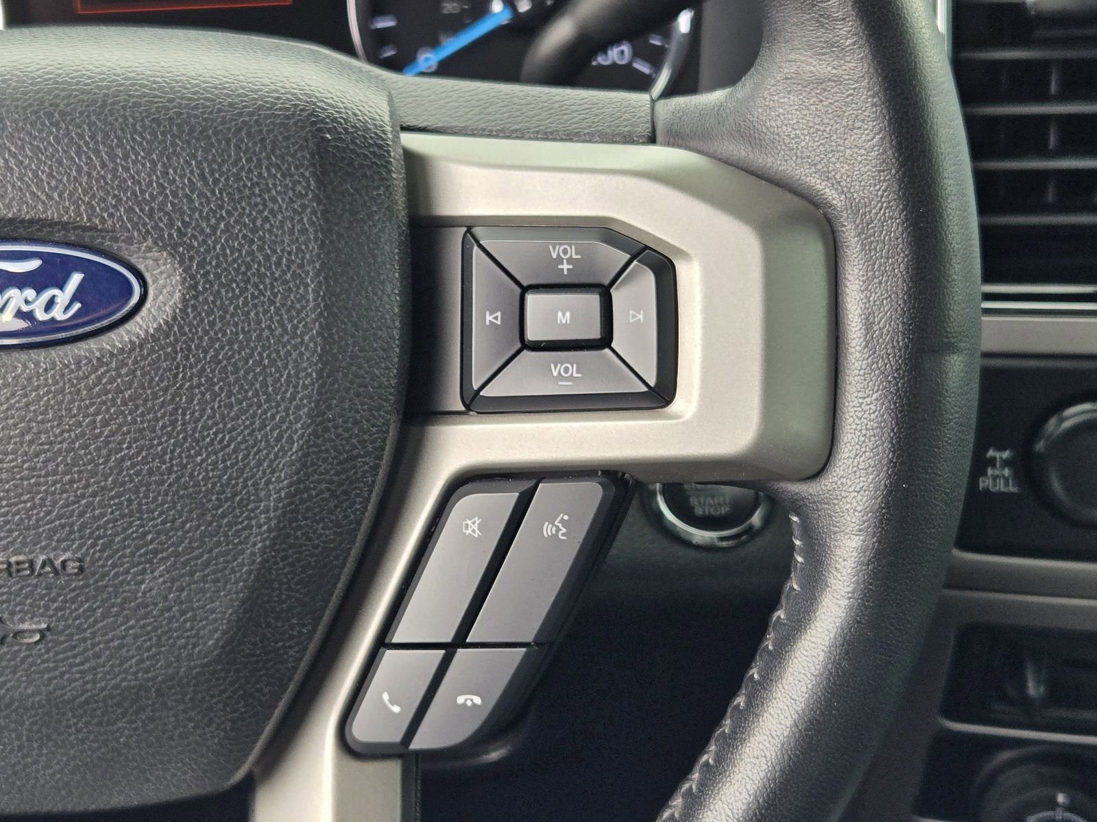 Used 2022 Ford F250 Lariat w/ Black Appearance Package AWD/4WD image 28
