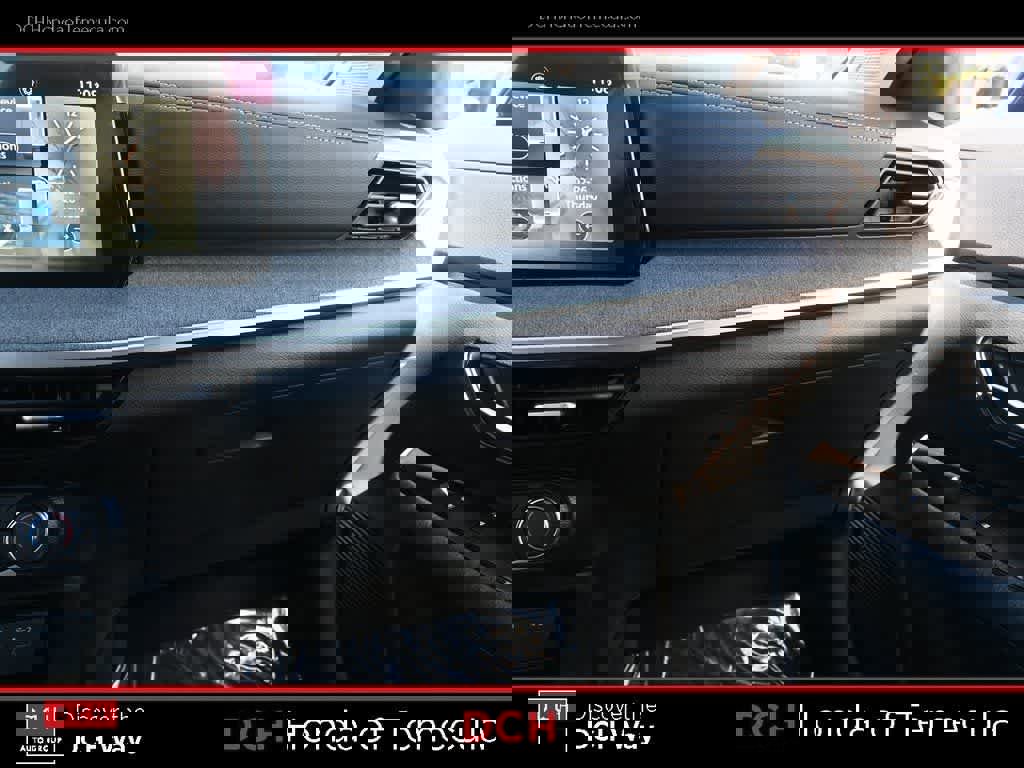 Used 2025 Nissan Kicks SV FWD image 14