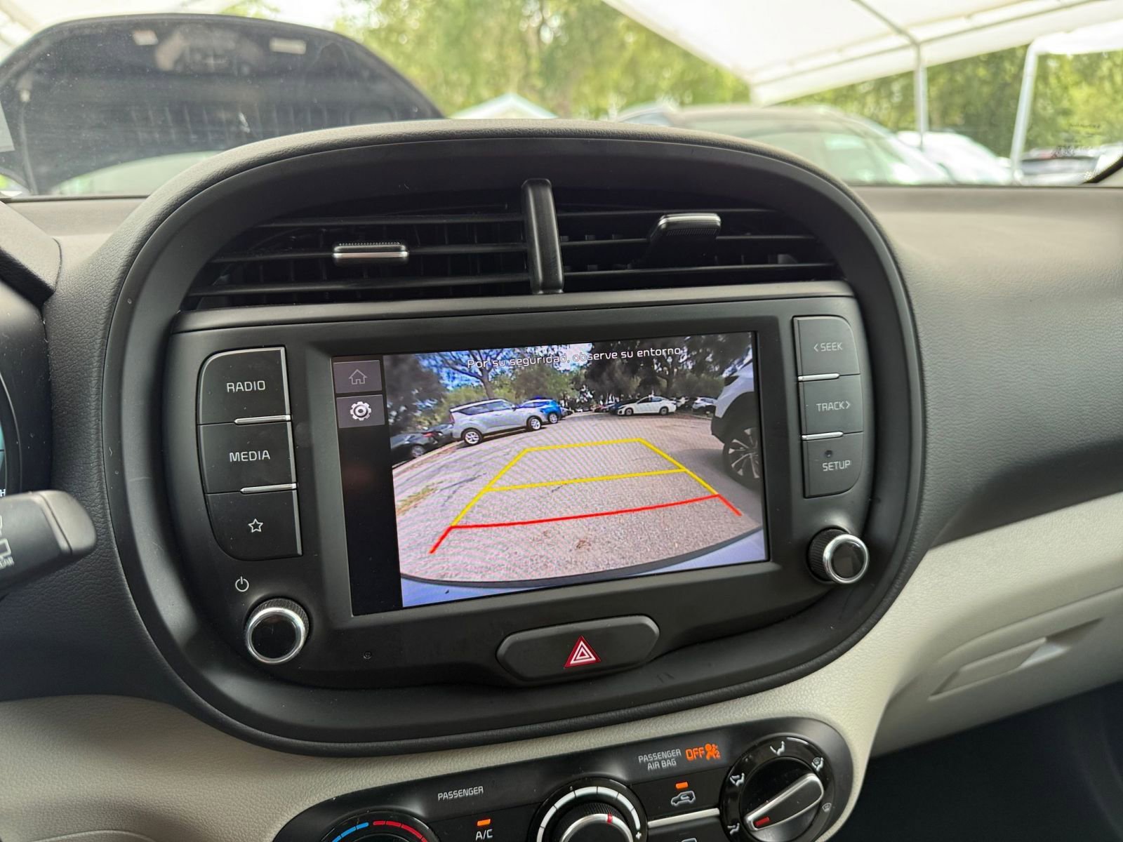 Used 2025 Kia Soul LX w/ LX Technology Package FWD image 21