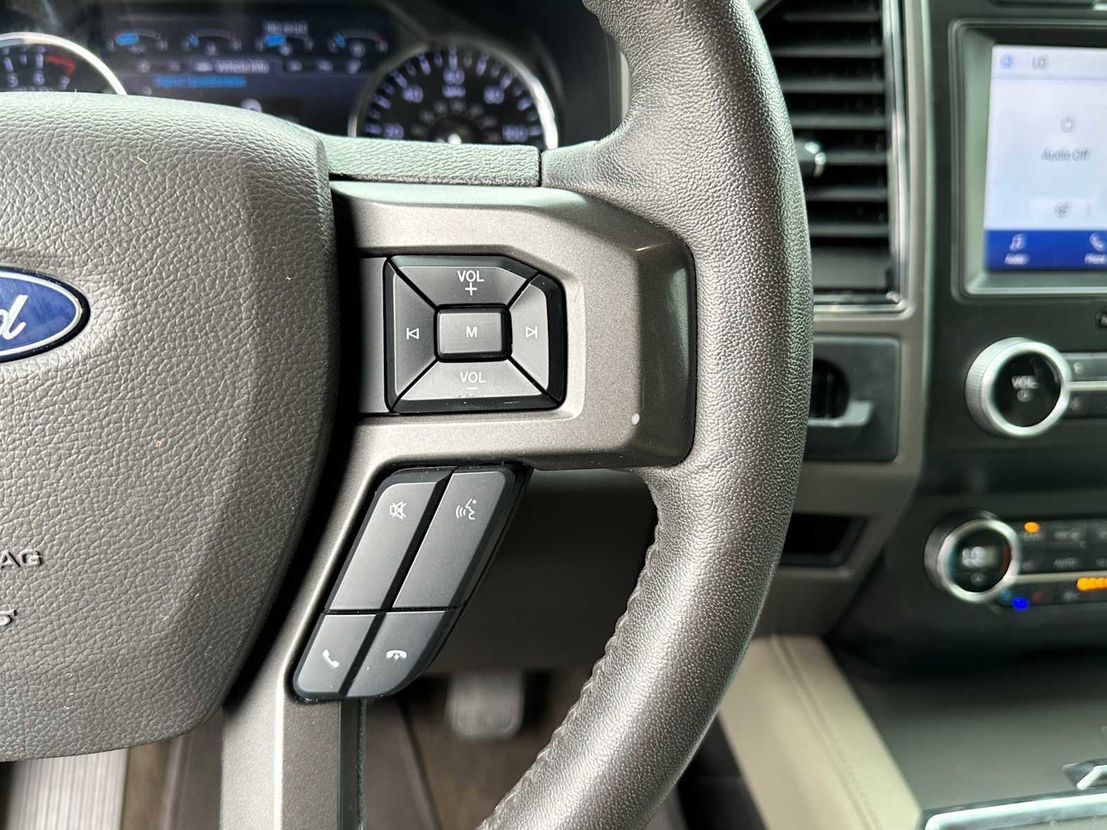 Used 2020 Ford Expedition XLT w/ Equipment Group 202A RWD image 11