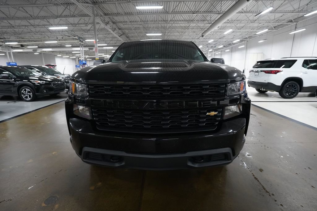 Used 2019 Chevrolet Silverado 1500 Custom w/ Custom Convenience Package AWD/4WD image 11