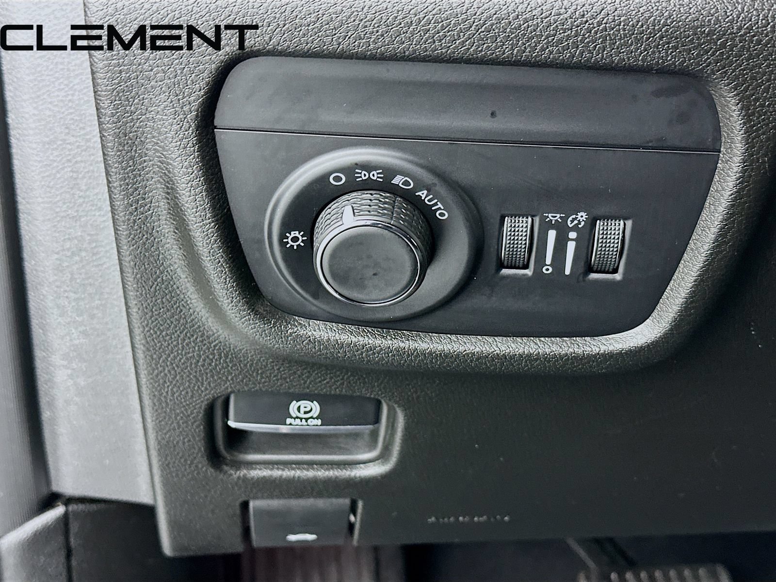Used 2023 Jeep Grand Cherokee L Laredo AWD/4WD image 13