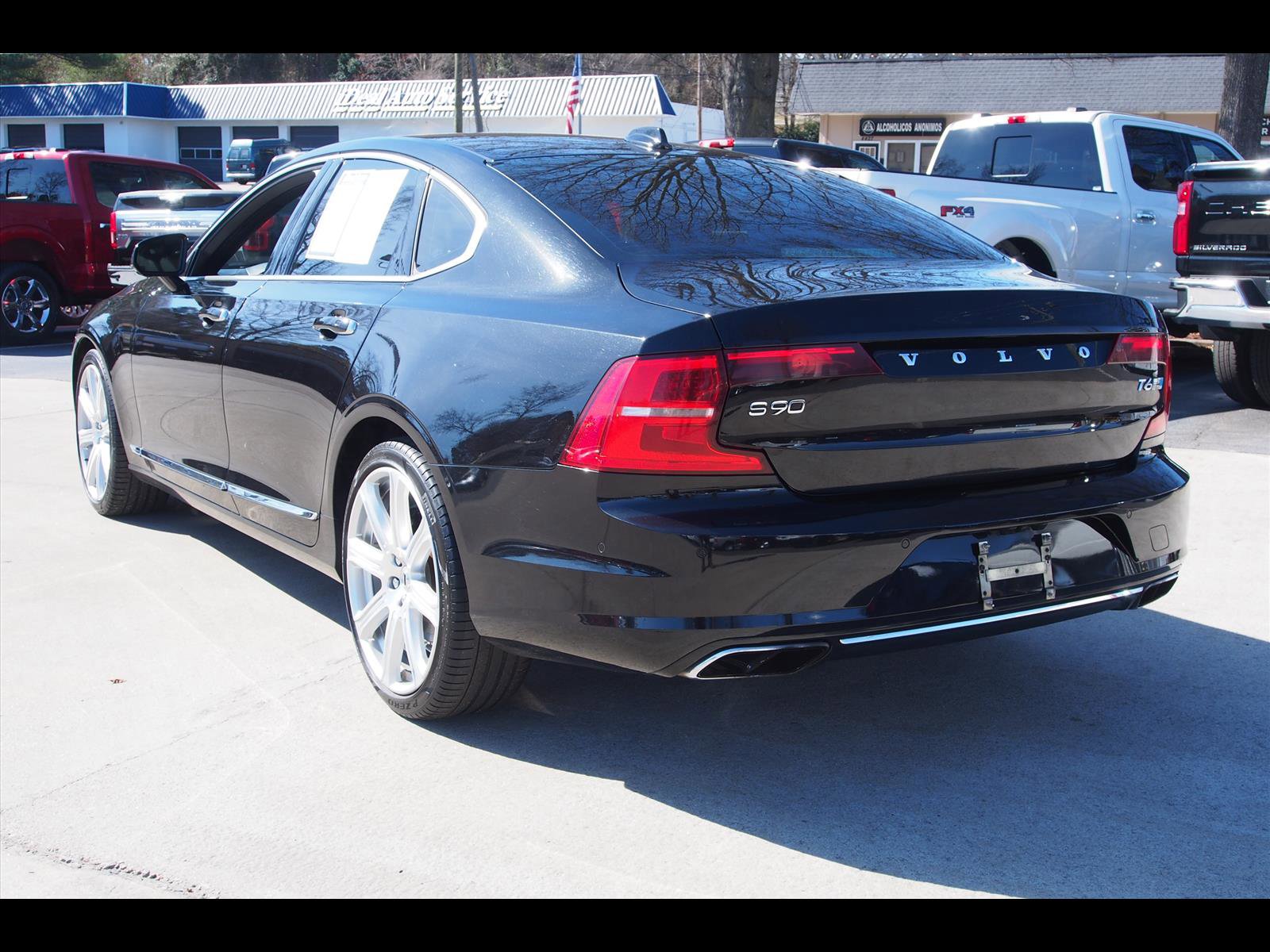 Used 2017 Volvo S90 T6 Inscription w/ Vision Package image 3