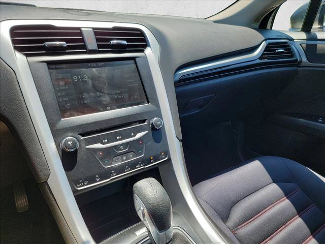 Used 2014 Ford Fusion SE FWD image 19