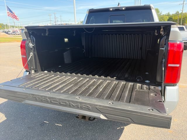 Used 2024 Toyota Tacoma SR5 AWD/4WD image 29