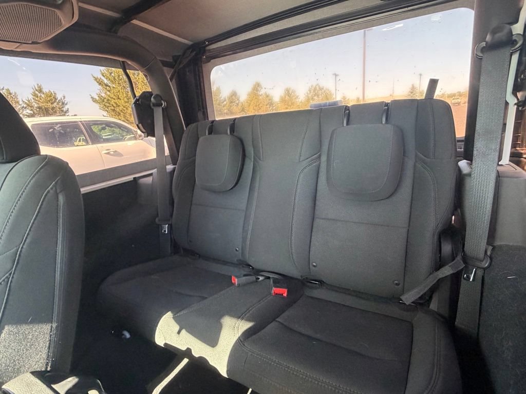 Used 2018 Jeep Wrangler Sport AWD/4WD image 18