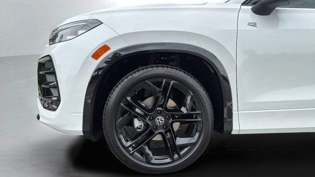 New 2026 Volkswagen Tiguan SE R-Line FWD image 37