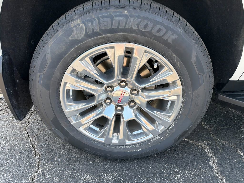 Used 2023 GMC Yukon Denali image 5