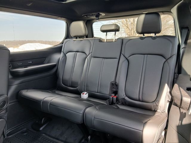 New 2026 Jeep Grand Wagoneer 4WD w/ Premium Group I image 30