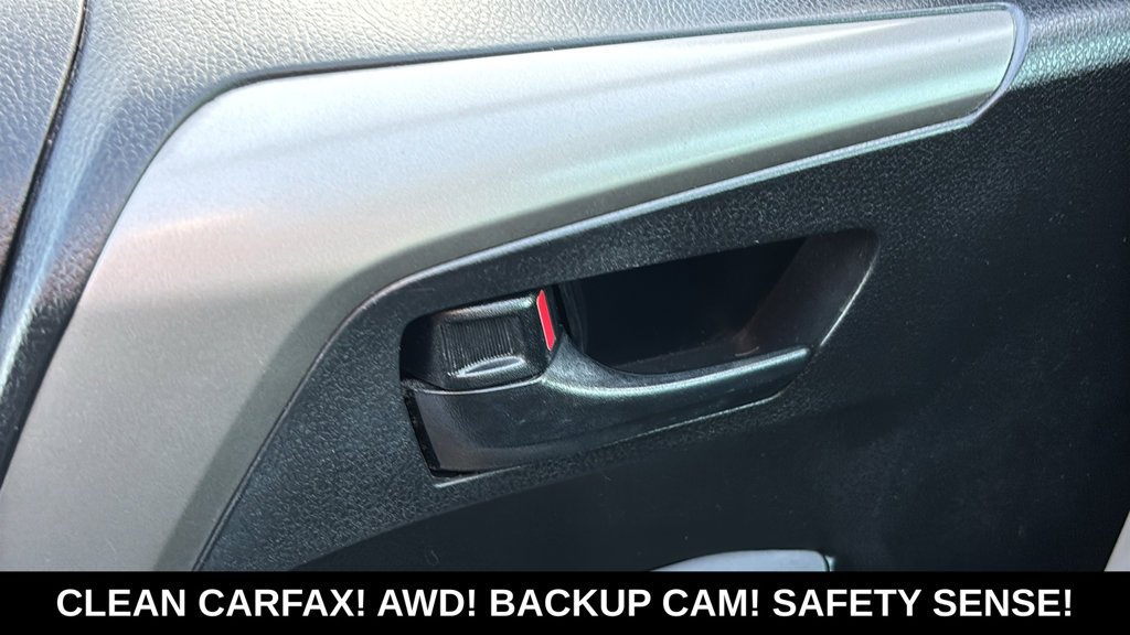 Used 2018 Toyota RAV4 LE AWD/4WD image 10