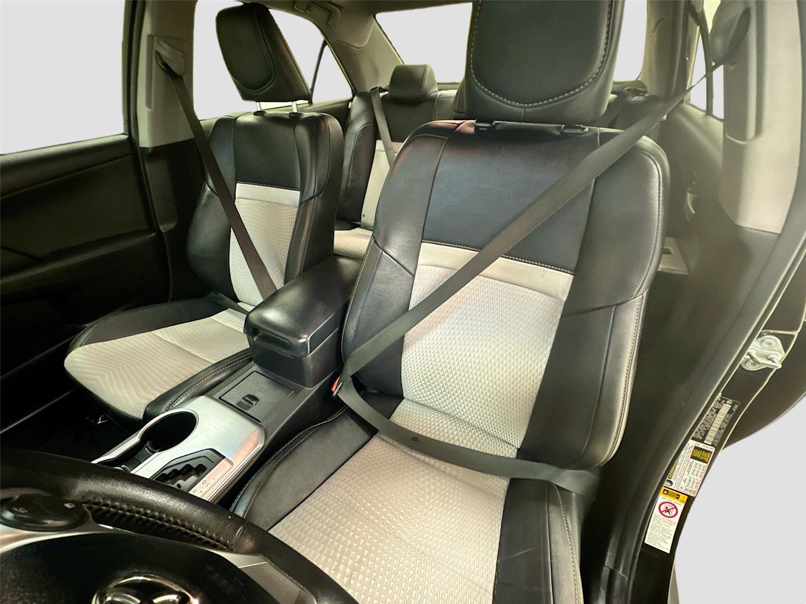 Used 2013 Toyota Camry SE FWD image 19