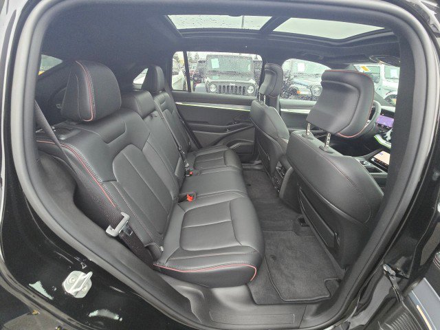 Used 2024 Jeep Wagoneer S image 15