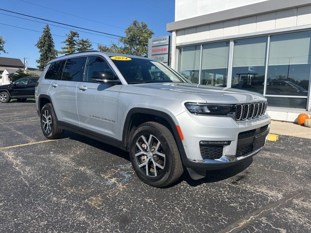 Used 2024 Jeep Grand Cherokee L Limited w/ Luxury Tech Group II image 4