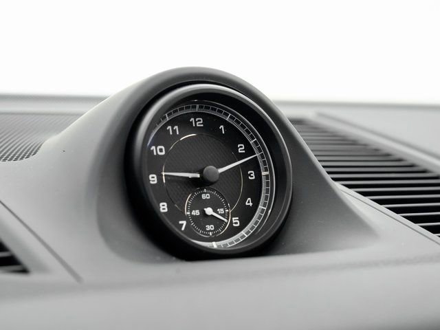 Certified 2025 Porsche Macan image 17