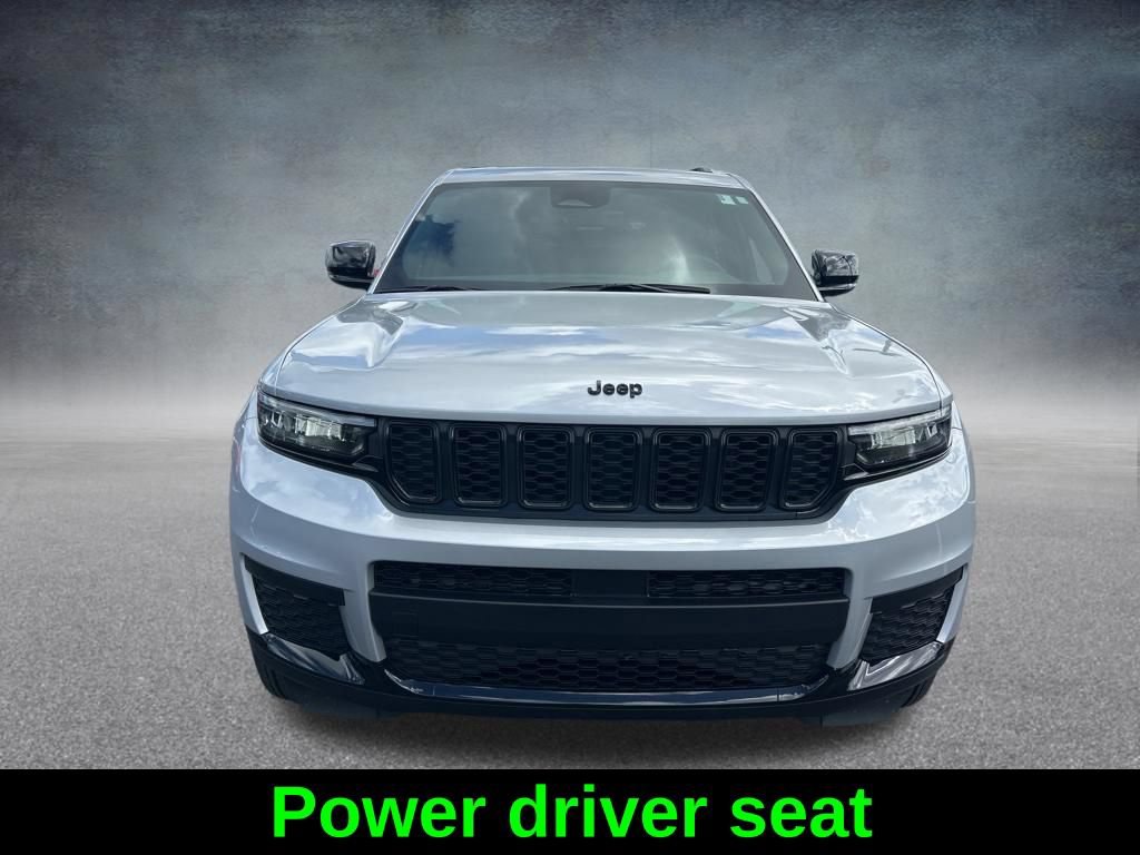 Used 2025 Jeep Grand Cherokee L Altitude RWD image 9